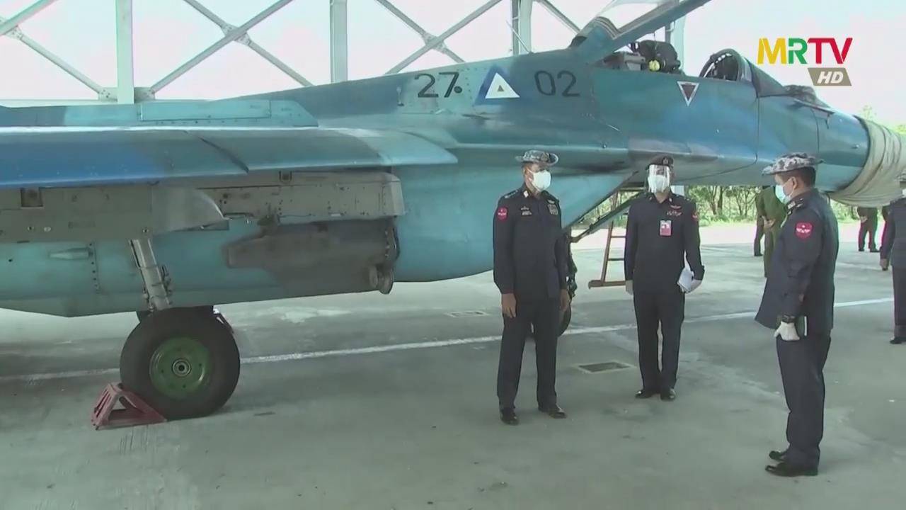 原创缅甸空军司令貌貌觉上将视察马圭空军基地的米格29和歼七战斗机