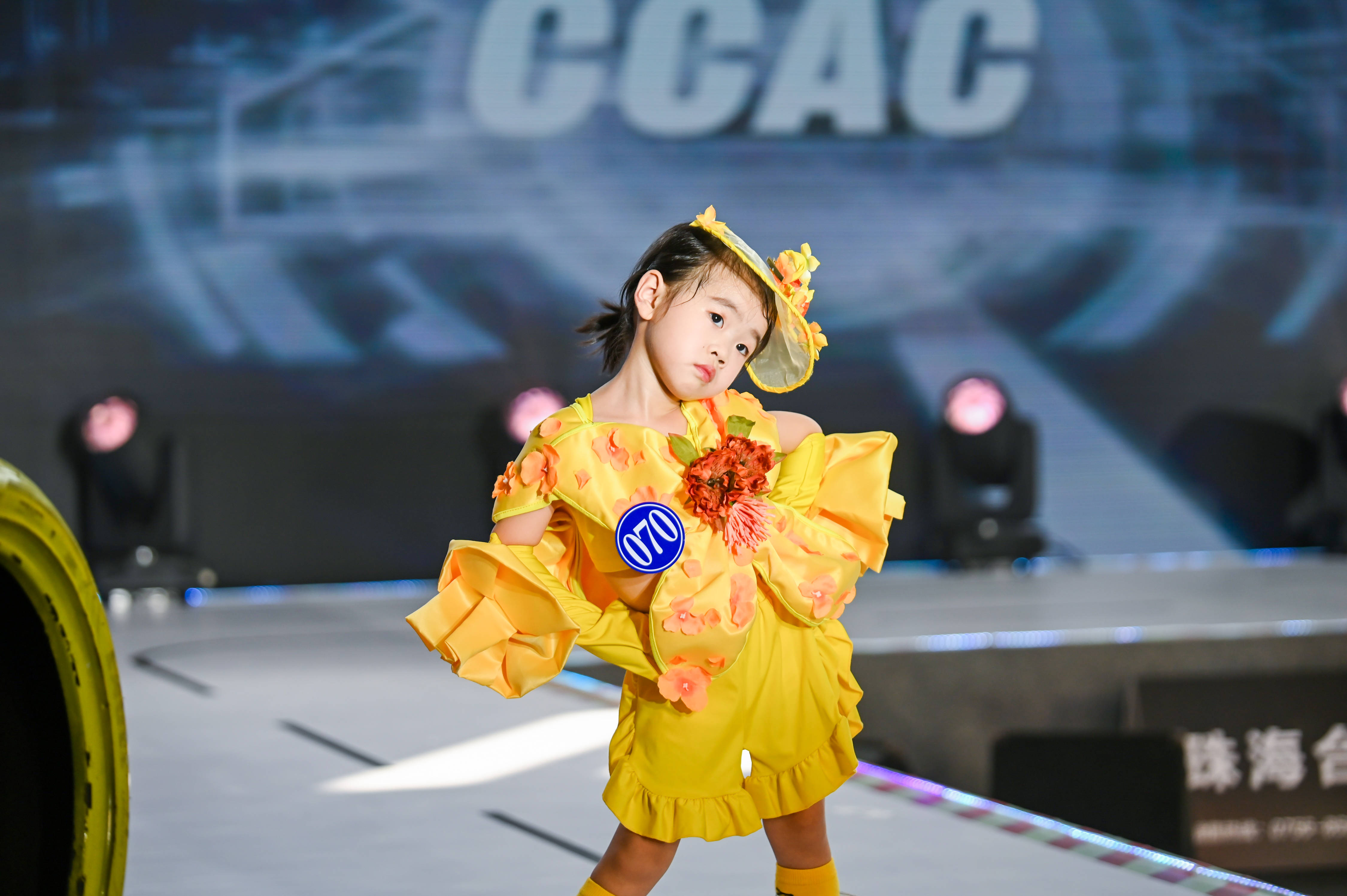 玩追光季|宝贝萌娃秀 珠海合尧领克助力第十一届中国国际少儿车模大赛