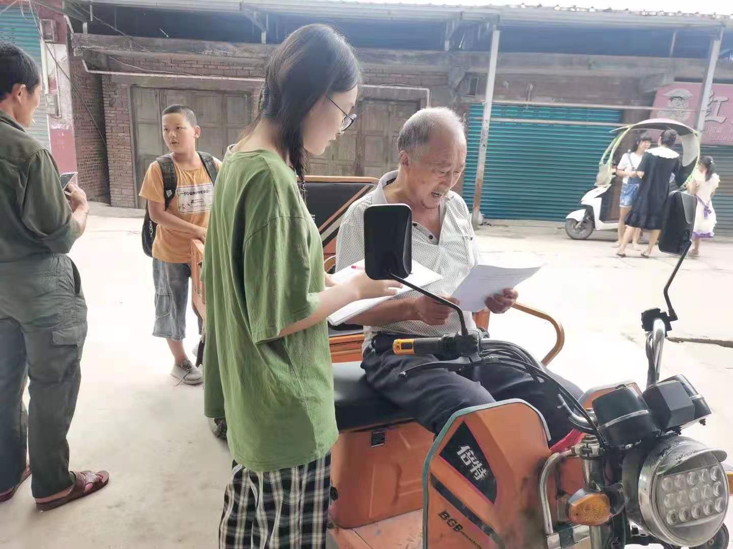 川农学子走访社区居民,深入调研百姓生活现状