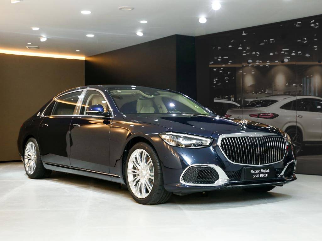 全新迈巴赫s 580亮相成都车展,售价238.8万元,搭载v8发动机