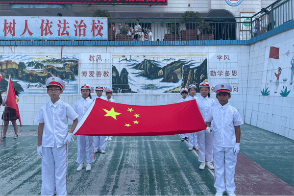 桂阳县东风学校"十一"向国旗敬礼主题活动