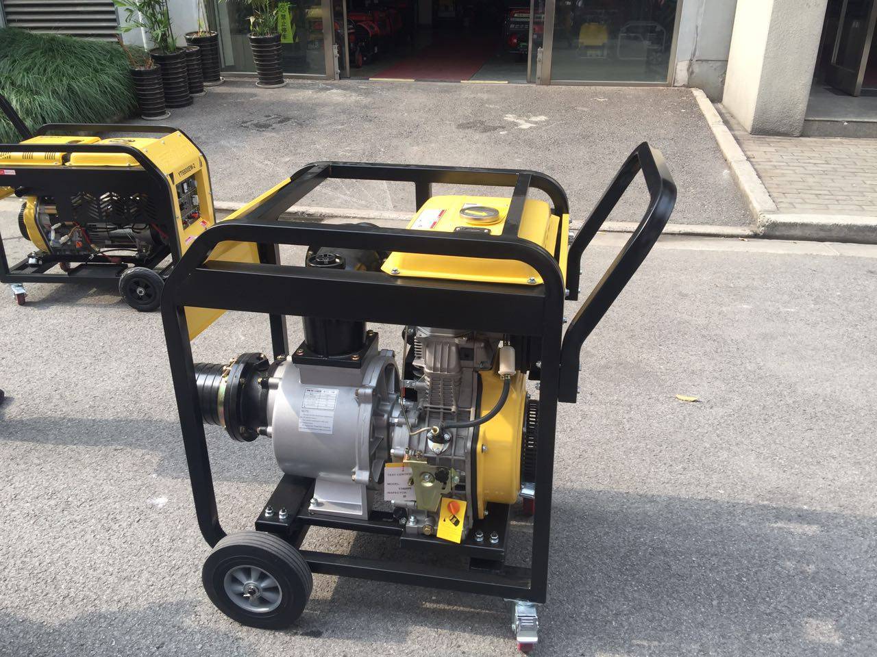 yt60dpe移动式带轮子柴油抽水泵6寸,还有一款4寸柴油机高压泵型号为
