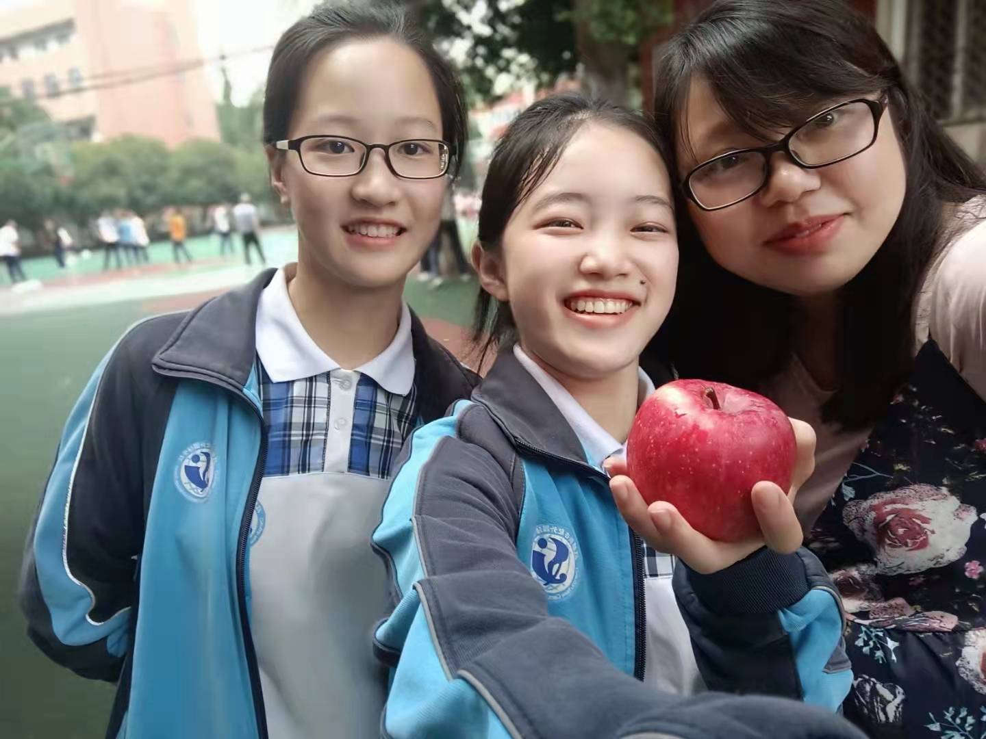 白血病再次恶化,这个用生命读书的女孩,复旦大学在等你