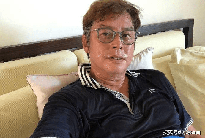 71岁谭咏麟被曝睡23岁女网友,沉寂多日首次发声
