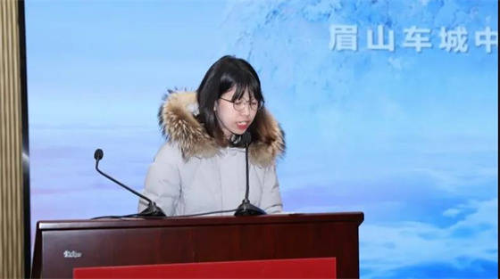 凝新聚力共同成长四川省眉山车城中学举行青年教师成长沙龙活动