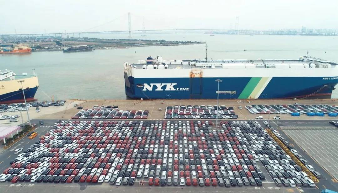 2021年全球汽车海运贸易量强劲反弹新能源汽车助力中国汽车海运出口量