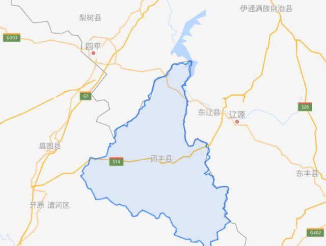 北纬42°22′07″～43°07′35″,东与吉林省东丰县,东辽县接壤,北与