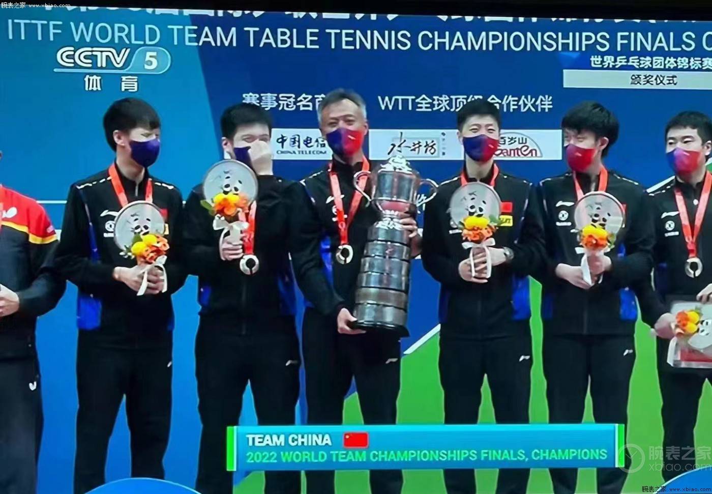 С��̸�����콱̨�ϵ���������ʲô����