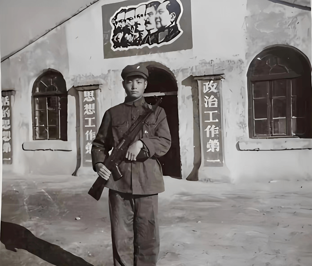 1969年，我在新疆兵团连队工作，小小年纪就帮衬家里生活,为国出力了