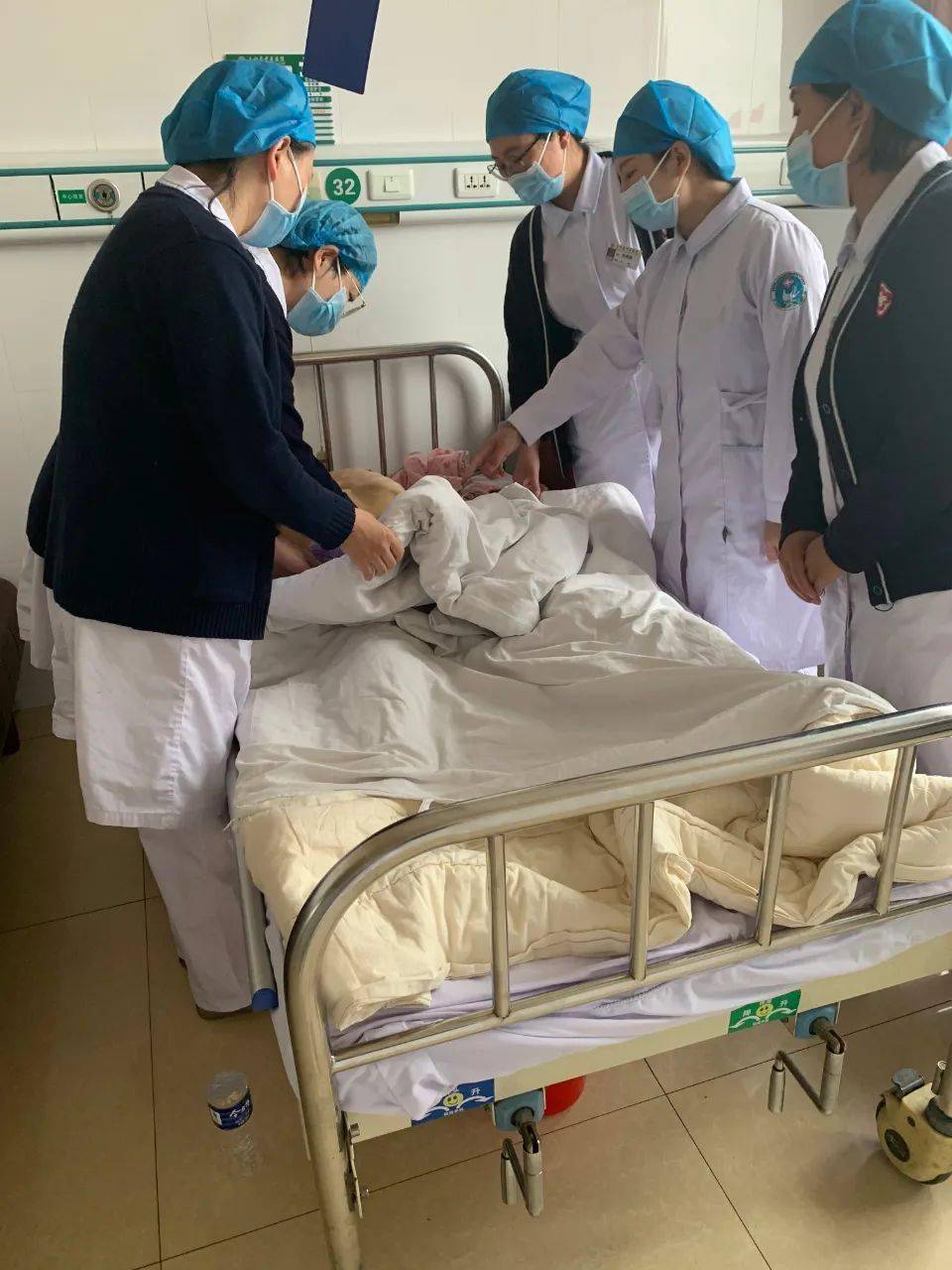 压疮小组为病人会诊