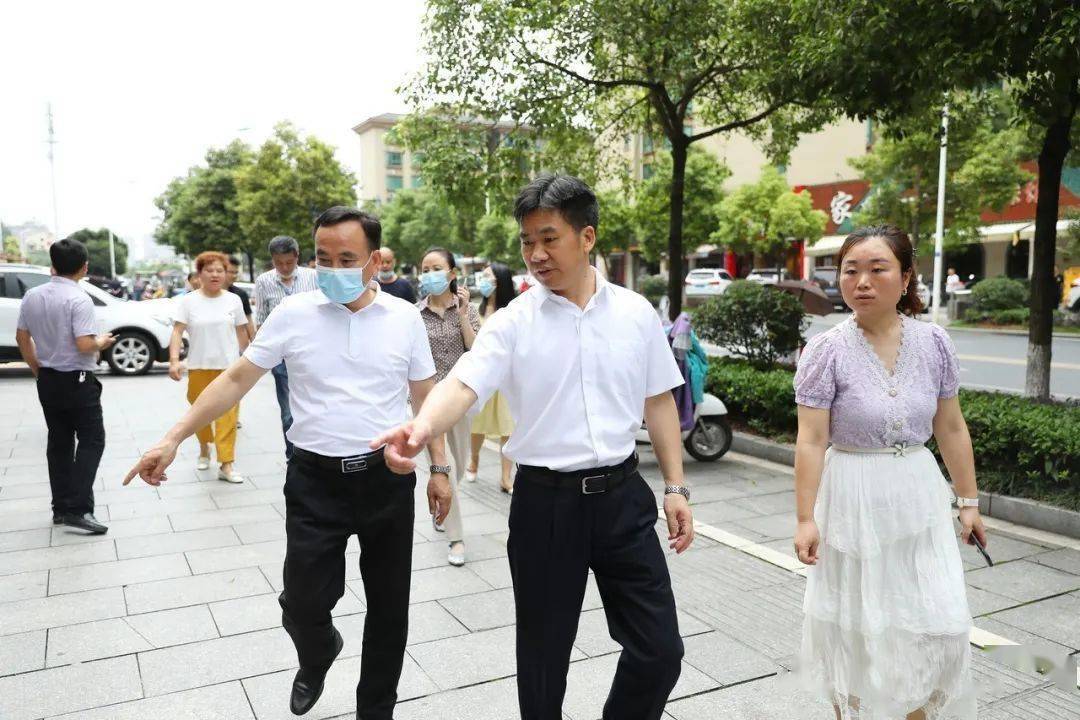 欧杏督查暗访创文创卫工作要求逐项列清单限时整改到位