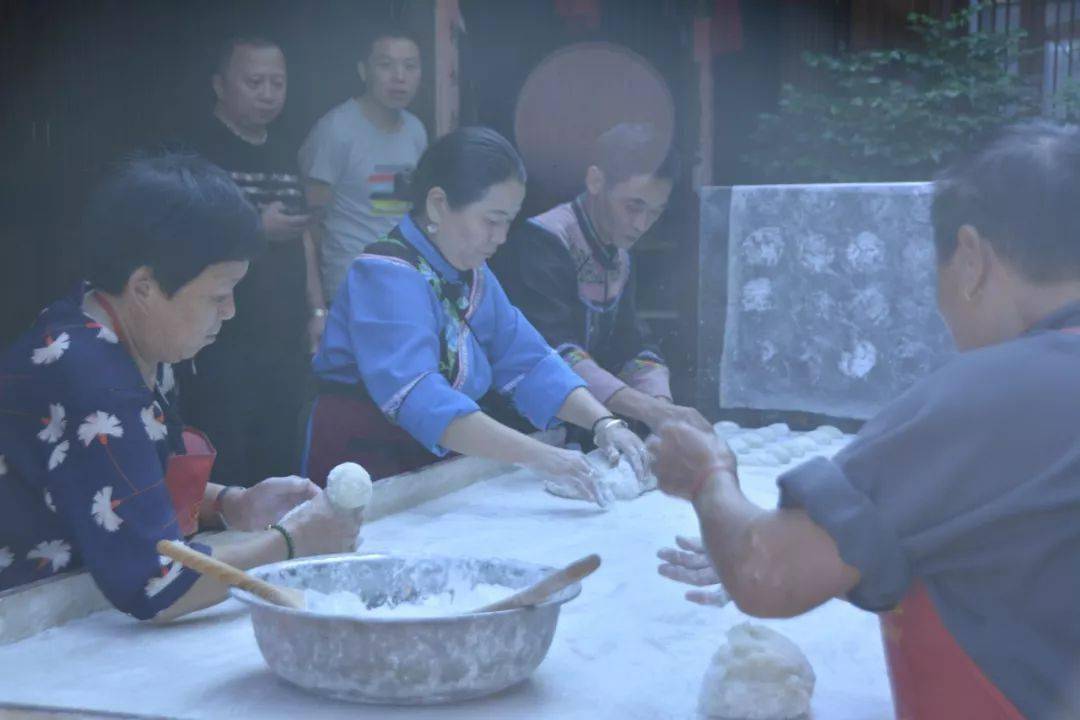传统美食 ▎土家族手打糍粑,满嘴糯香,儿时记忆中最深