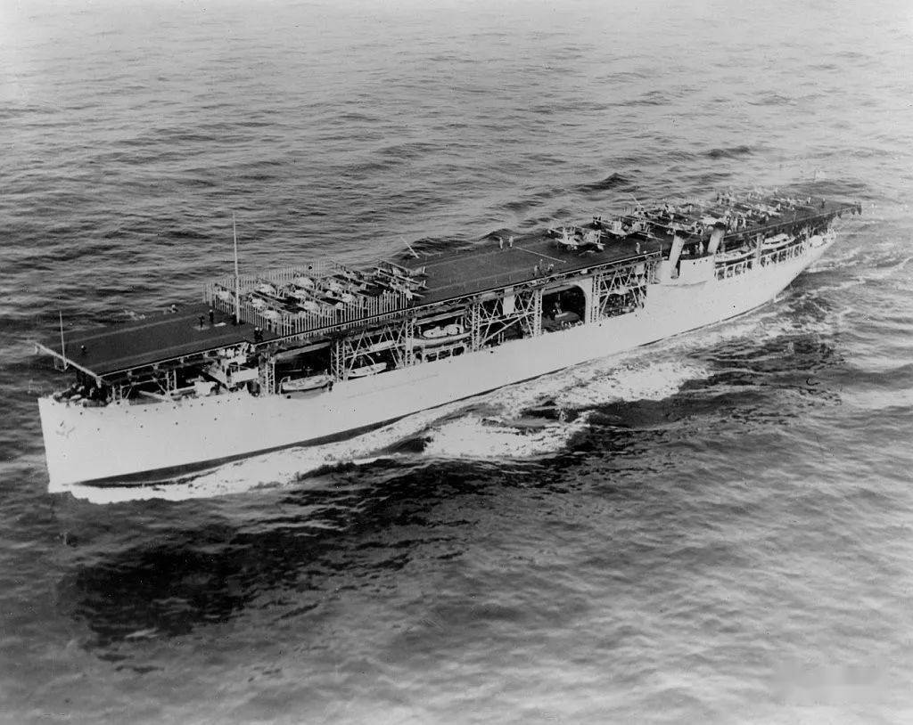 海上多炮塔没落的开端:美国cv1"兰利"号航空母舰旧影