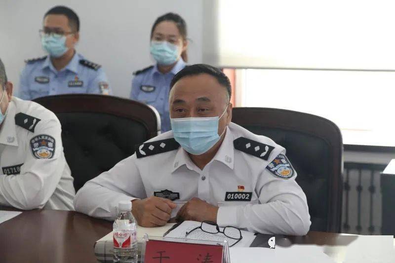 6月4日上午,黑龙江省公安厅副厅长乔向中深入哈尔滨