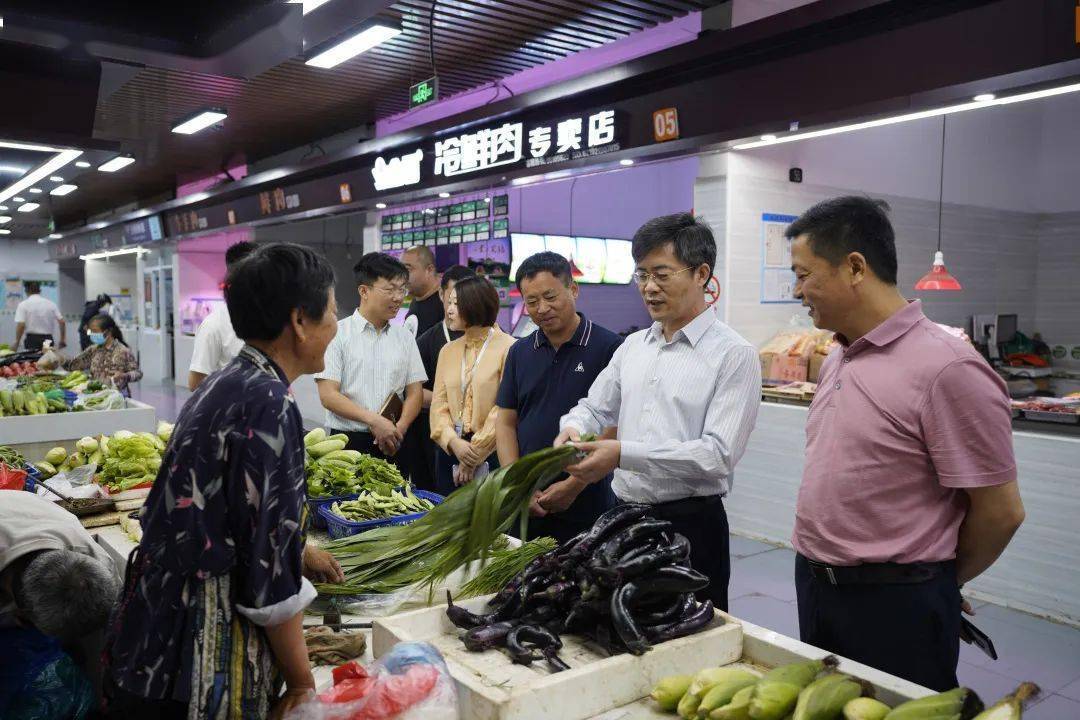 区政协主席陈勇章副区长唐丽娜先后赴奉城镇开展文明城区复查迎检巡查