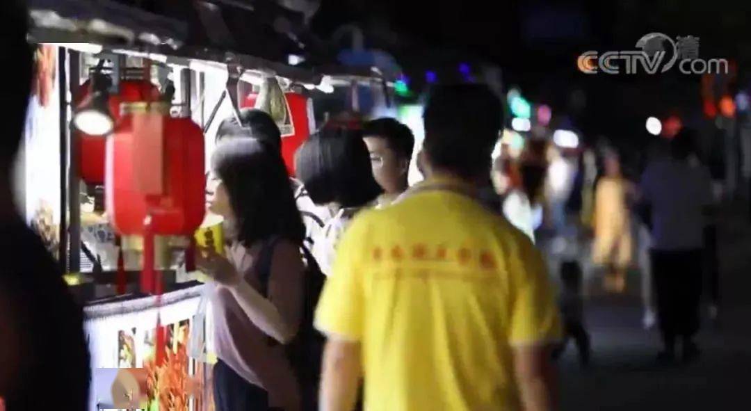 人口摆地摊_摆地摊图片(3)