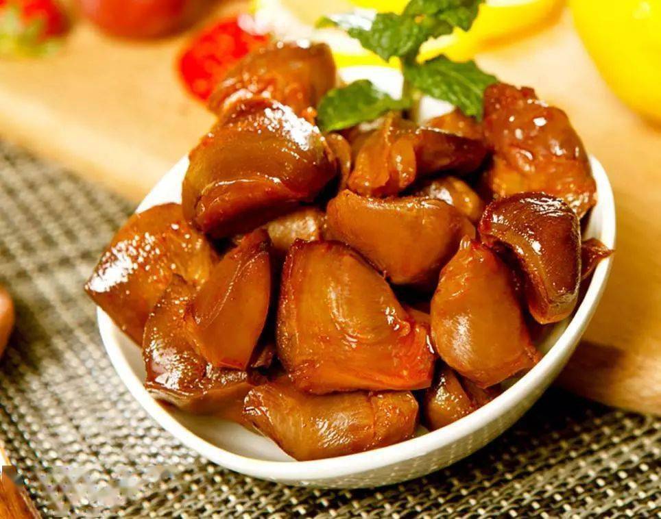 哈密瓜 周 二 >>>>>>>>>>>>>>>>>>> 早上点心:牛奶 午餐:毛豆米烧鸭肫