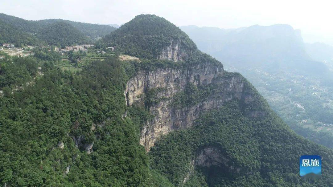 点击看视频 青云崖文化旅游项目选址在恩施市沙地乡清江北岸麦