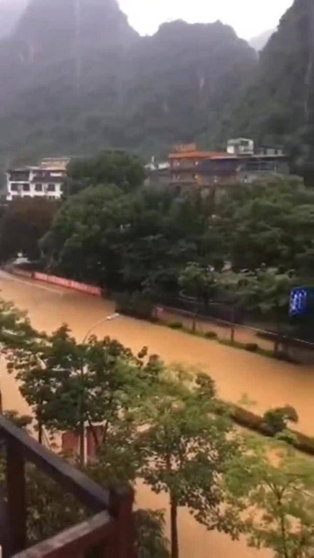 路段|普降暴雨，内涝严重！阳朔启动紧急响应抗洪救灾