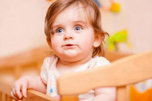 宝宝几个月能用手拿东西 a3a2310799d44ffe89fc846c7272c761.png