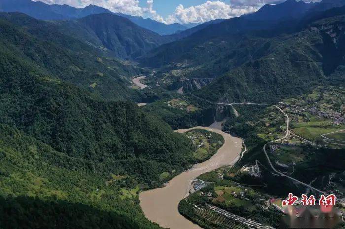 坡峰岭旅游条件 f4fc75bce2dc402aa336edd9e8264d3e.jpeg