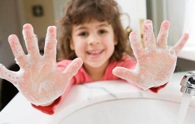 孩子|精细喂养≠科学喂养，别再坑娃了90后爸妈“精养”孩子反遭嫌弃