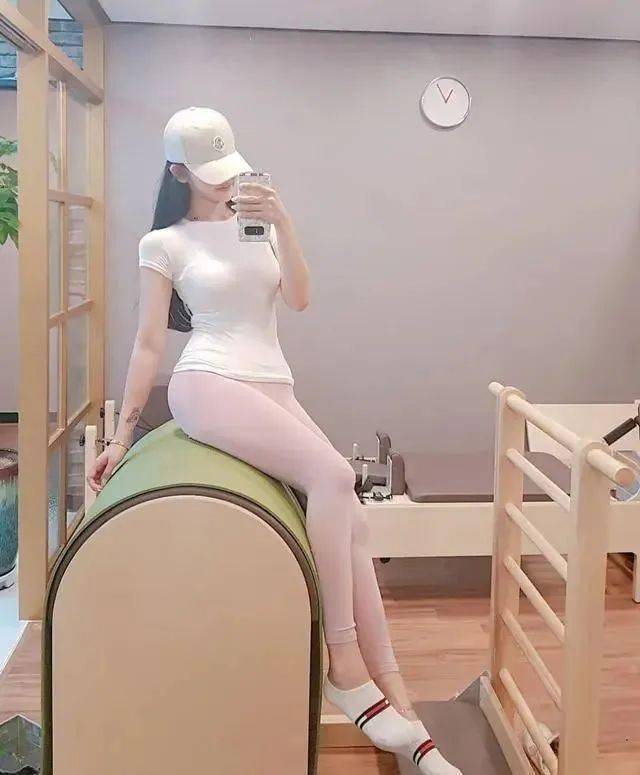 女生马甲线好处 4cb214b85b19420eba4a84964b3151c8.jpeg
