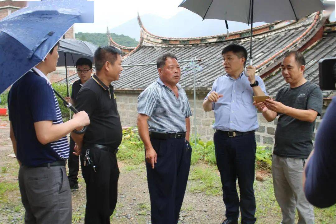 头条南安市政府常务副市长黄景阳带队到英都镇检查指导