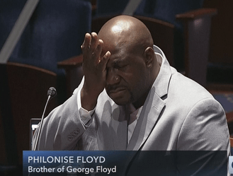 “这是光天化日下的现代私刑”