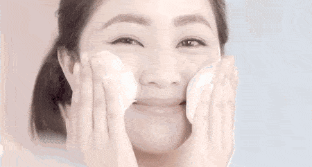 毛孔粗大,黑头泛滥