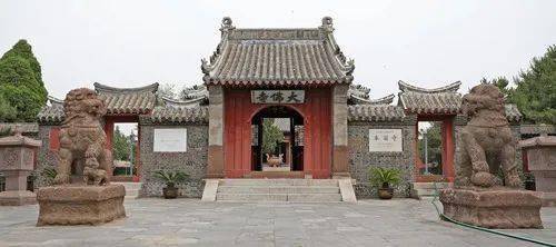 『千年』小縣城的皇家古剎為何能安然屹立千年？｜草地·說人解史，