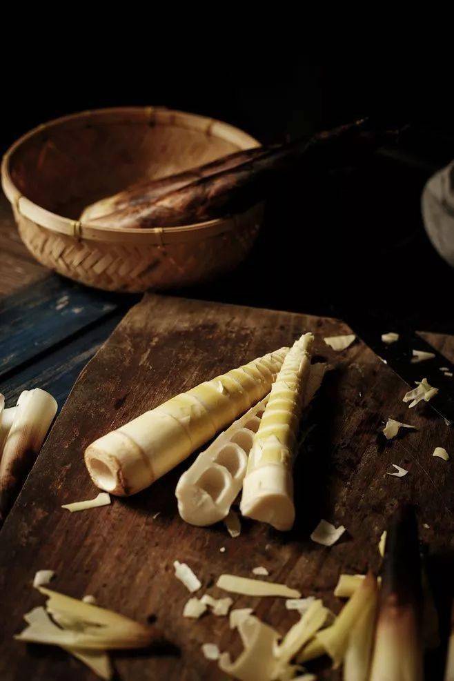 食物|孩子再饿也不能吃的12类食物！家长切忌