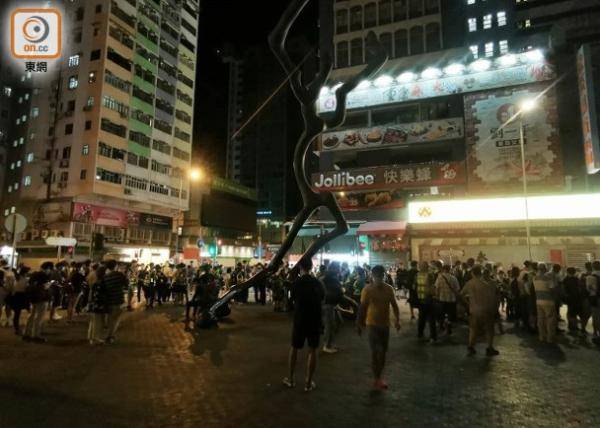 警告|港警昨晚拘捕43人 涉非法集结 藏有攻击性武器