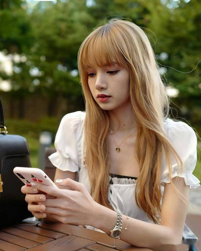 第四名到第八名分别为,泰国女yaya,blackpink jisoo,blackpink rosé