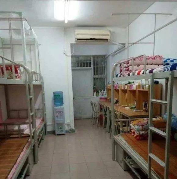 汕尾职业技术学院 住宿费:720-1200元/学年不等,按宿舍标准收取 床位