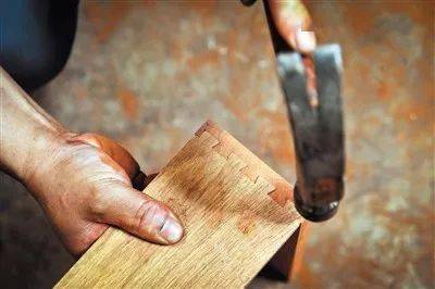 周公解梦，木板订钉难入，家中无盾才，梦中隐喻何解？