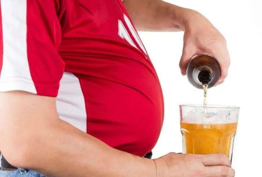 "啤酒肚"是因为是喝啤酒太多?测一测:多大的腰围算啤酒肚