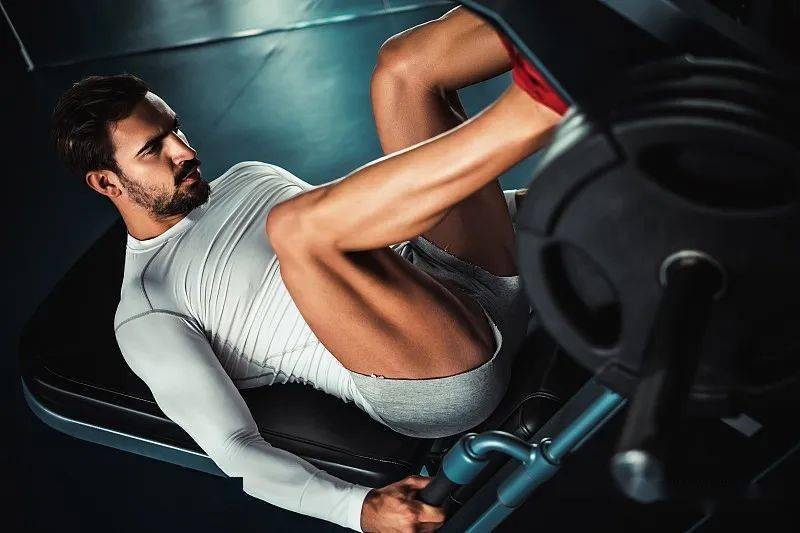 普通人健身多久有明显效果 1064a0f35cbd4a7aba0873774998e781.jpeg