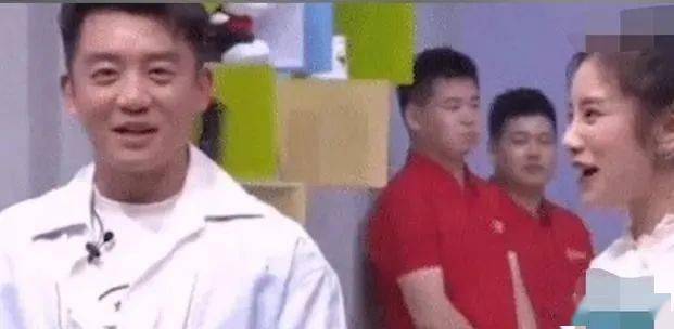 苗苗郑恺最新直播 50a149ab839b46dd8fe57c48b8783703.jpeg