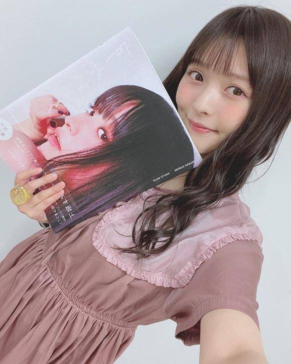 日本美女声优政委上坂堇个人写真集宣布再版