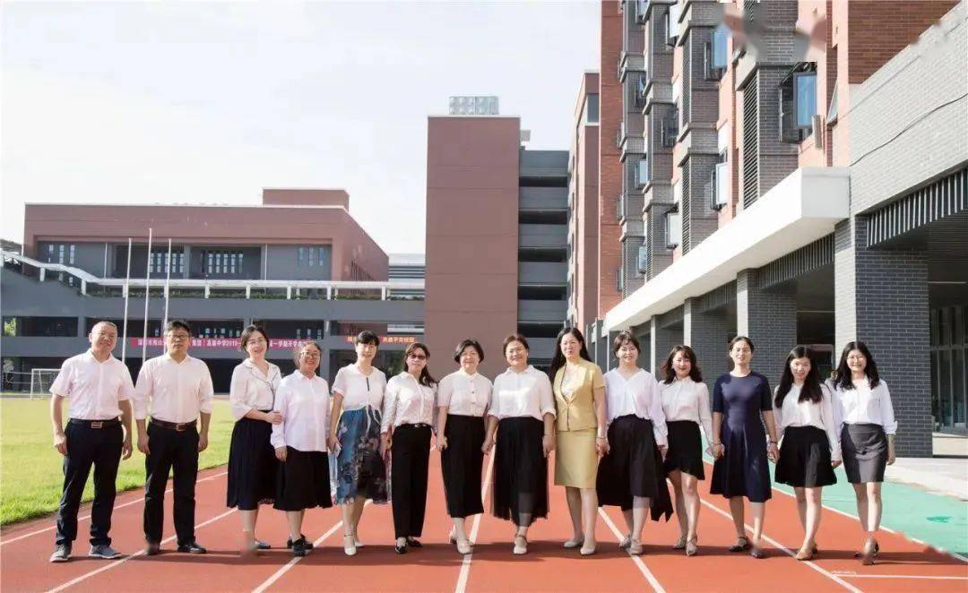 深圳|深圳这群人现状如何？实地探访发现...热搜回归！曾登榜收割近3亿阅读量