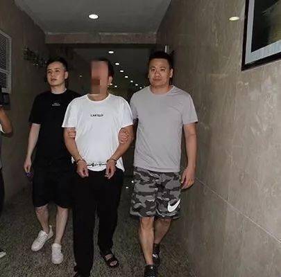 老总逃犯_抓捕逃犯(2)