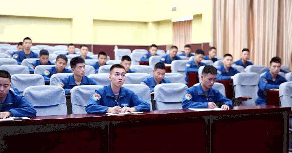 抗疫不误战斗力!陆航学院推进教学改革,完成首批飞行学员直-19改装