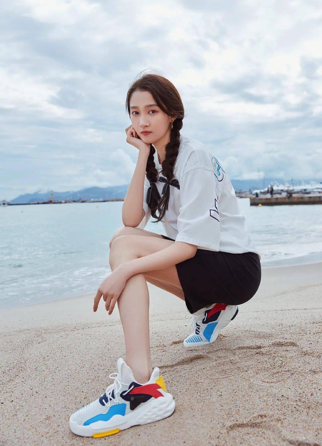 这个夏天什么发型最出圈?来个赵露思同款羊角辫