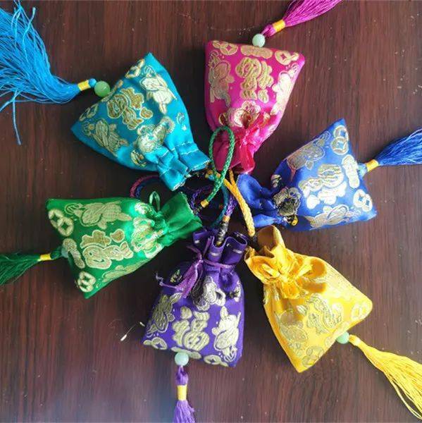 中医香囊制作方法小学生版 988318c2a8d640d486895a52d6832fde.jpeg