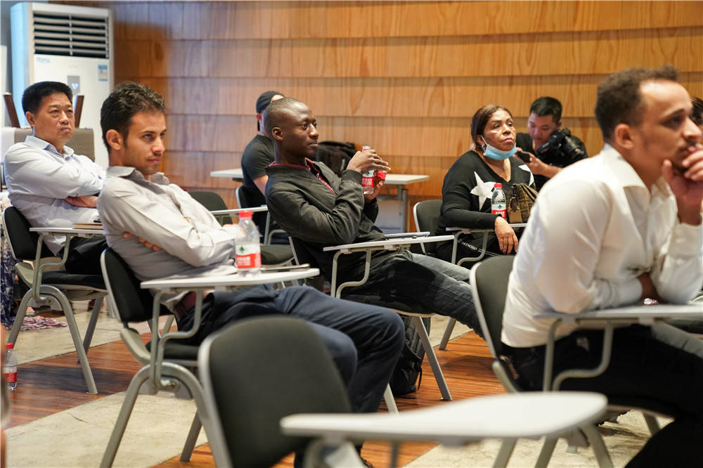 培训|浙江义乌为外商创客开设电商直播班