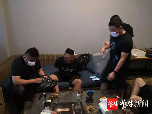 深圳|名下银行卡“空降”10000000元，小伙取出两年多败光，结果……