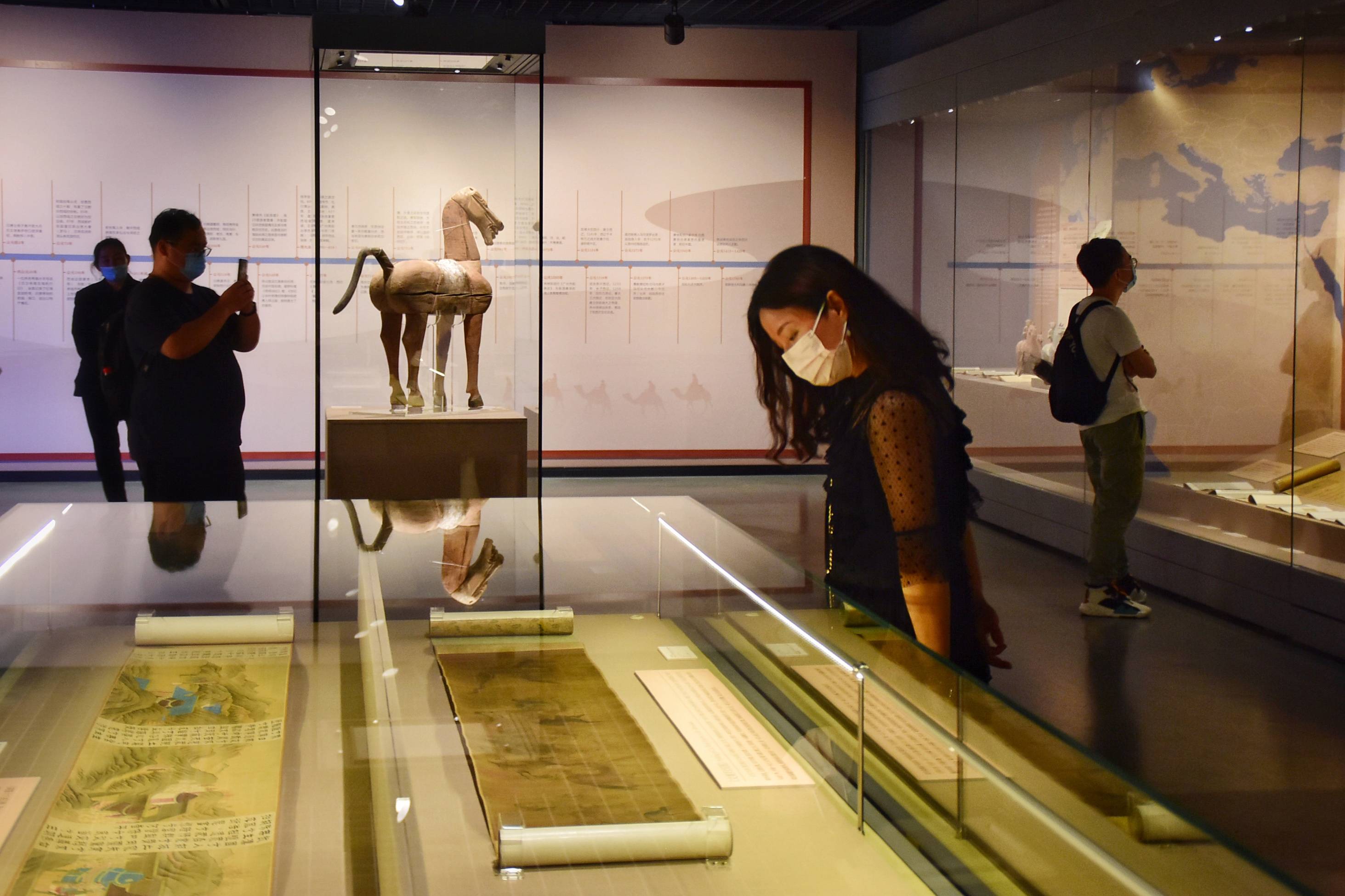 郑梦雨|纪念丝路成功申遗6周年 首届“丝绸之路周”在浙江杭州开幕