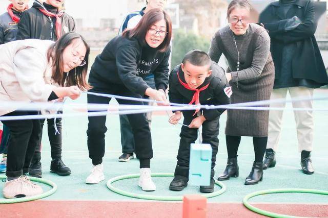 做了这么多年的眼保健操，可能只是心理按摩