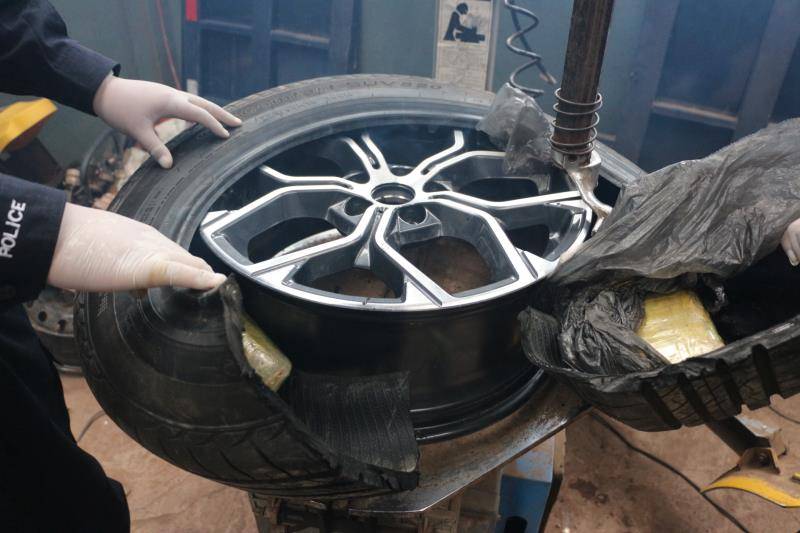 普洱破获特大枪毒“合流案”现场缴获军用手枪子弹